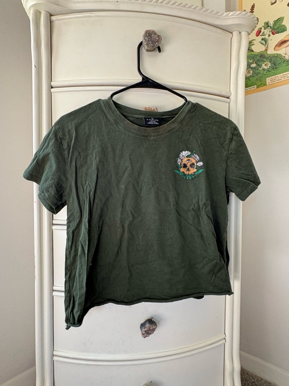 Empyre Dark Green Graphic Crop Top with Multicolor Skull Print - Picture 2 of 2